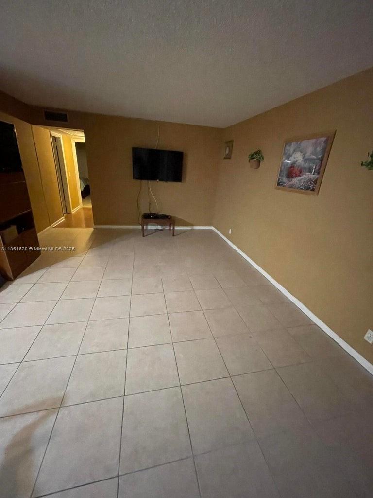 WINDSOR CONDOS - Residential Lease