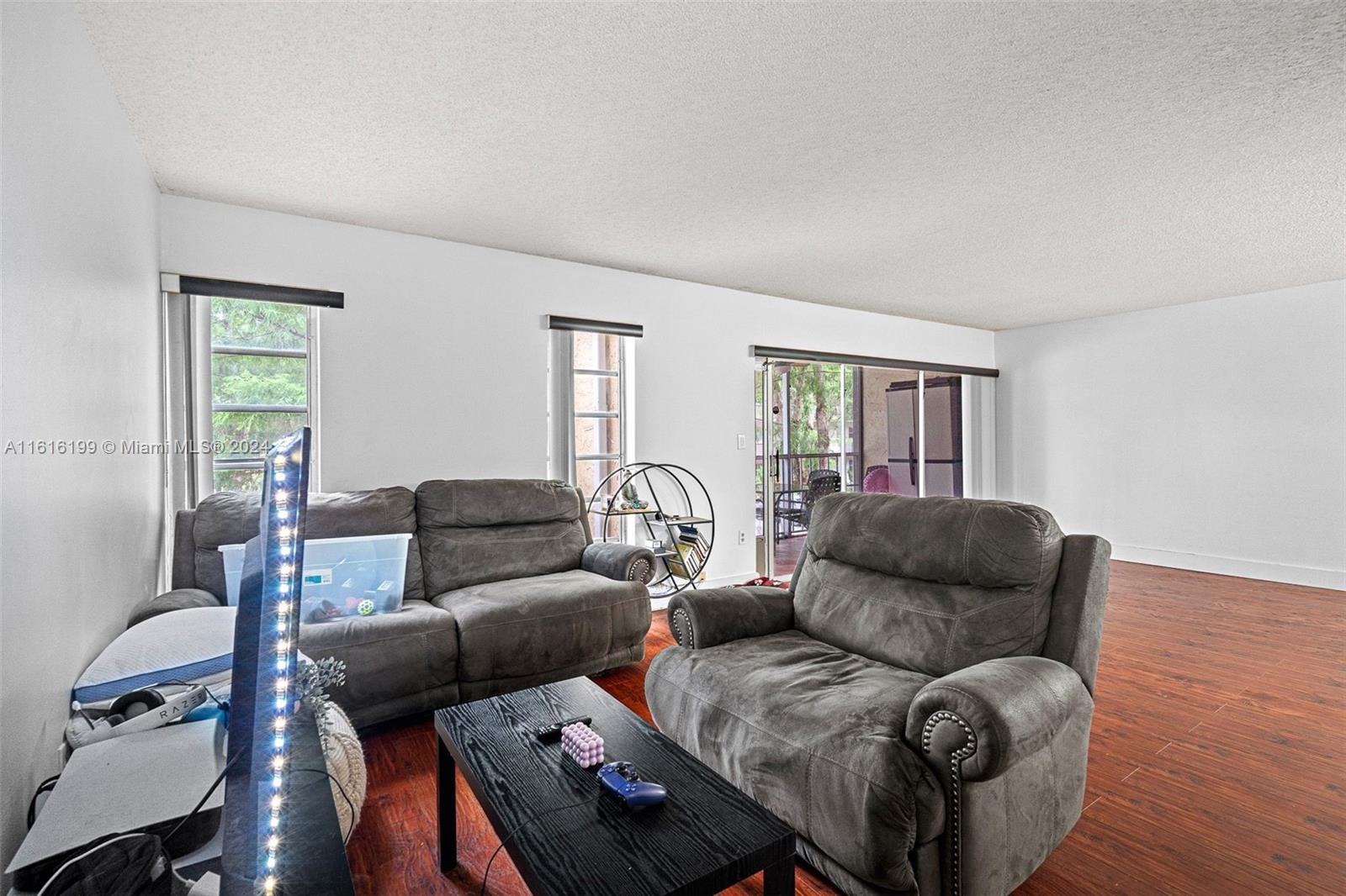 Photo 9 of 19 of 471 N Pine Island Rd D201 condo