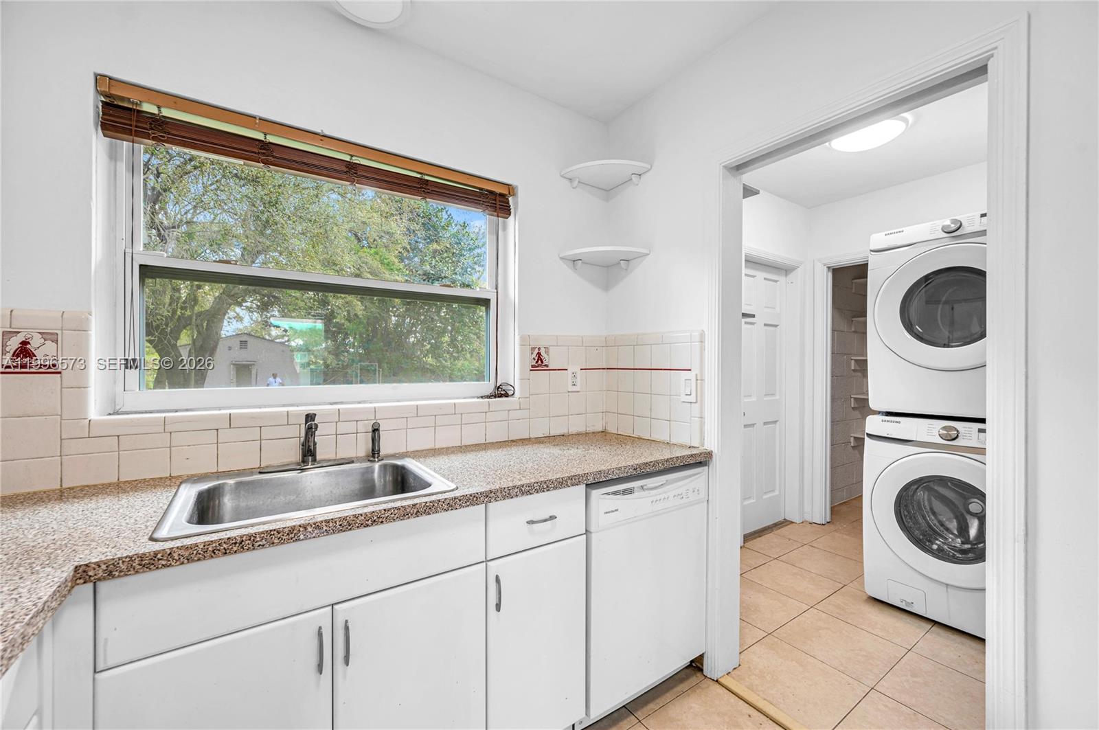 BAYVIEW ACRES - Residential Lease