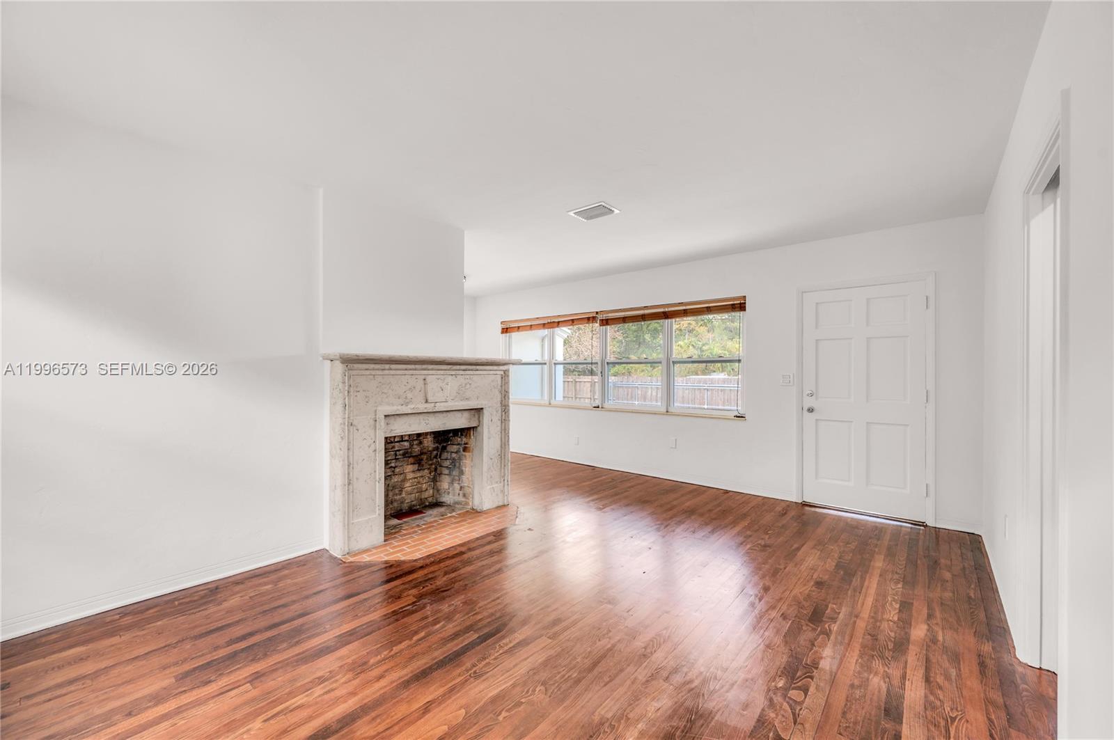 BAYVIEW ACRES - Residential Lease