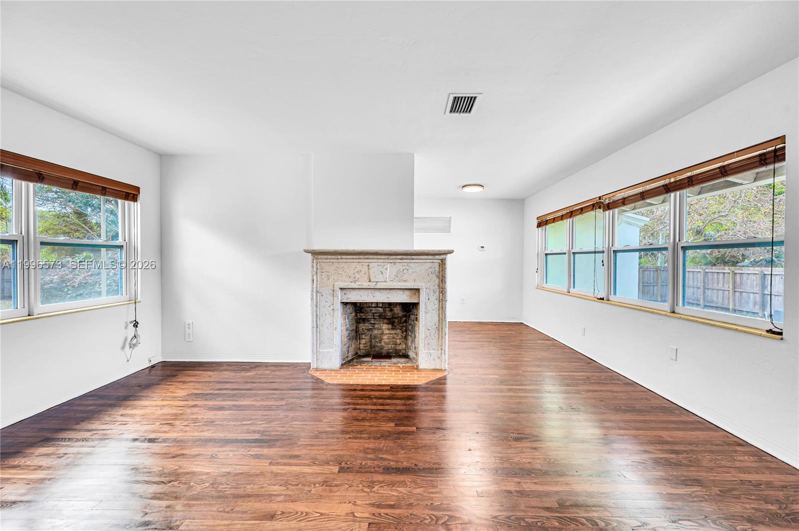 BAYVIEW ACRES - Residential Lease