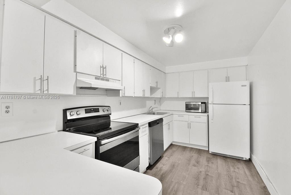 THE FLAMINGO CONDO - Residential