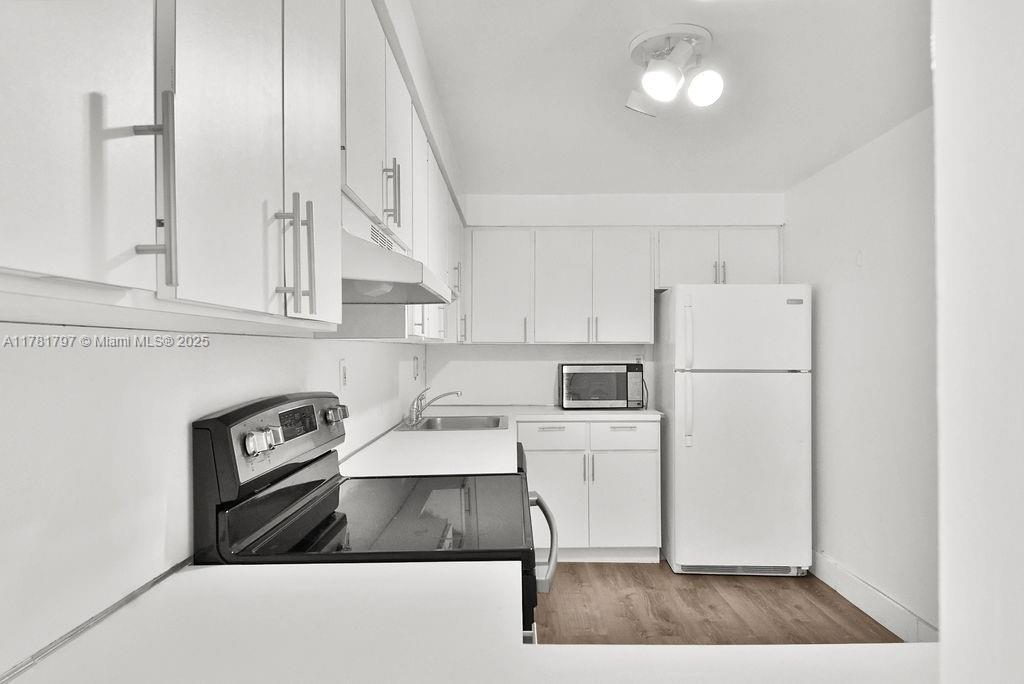 THE FLAMINGO CONDO - Residential