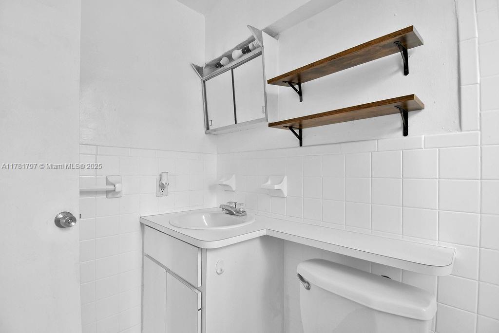 THE FLAMINGO CONDO - Residential
