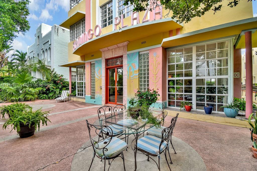 THE FLAMINGO CONDO - Residential