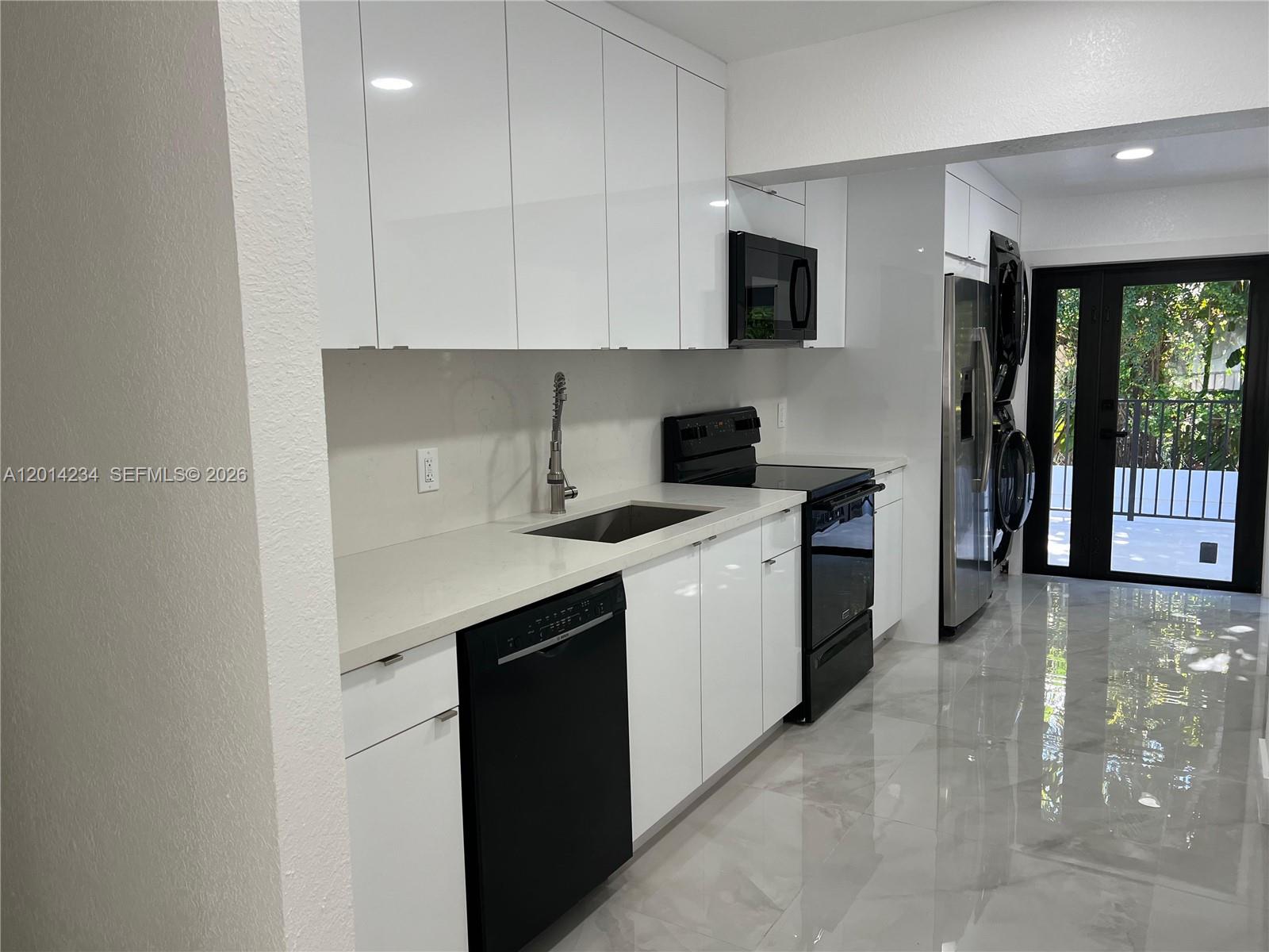 CALVERT MANORS - Residential
