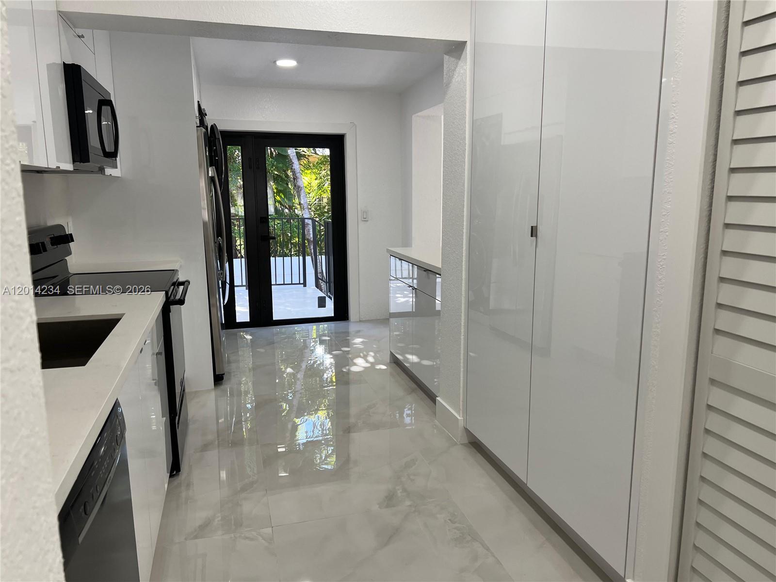 CALVERT MANORS - Residential