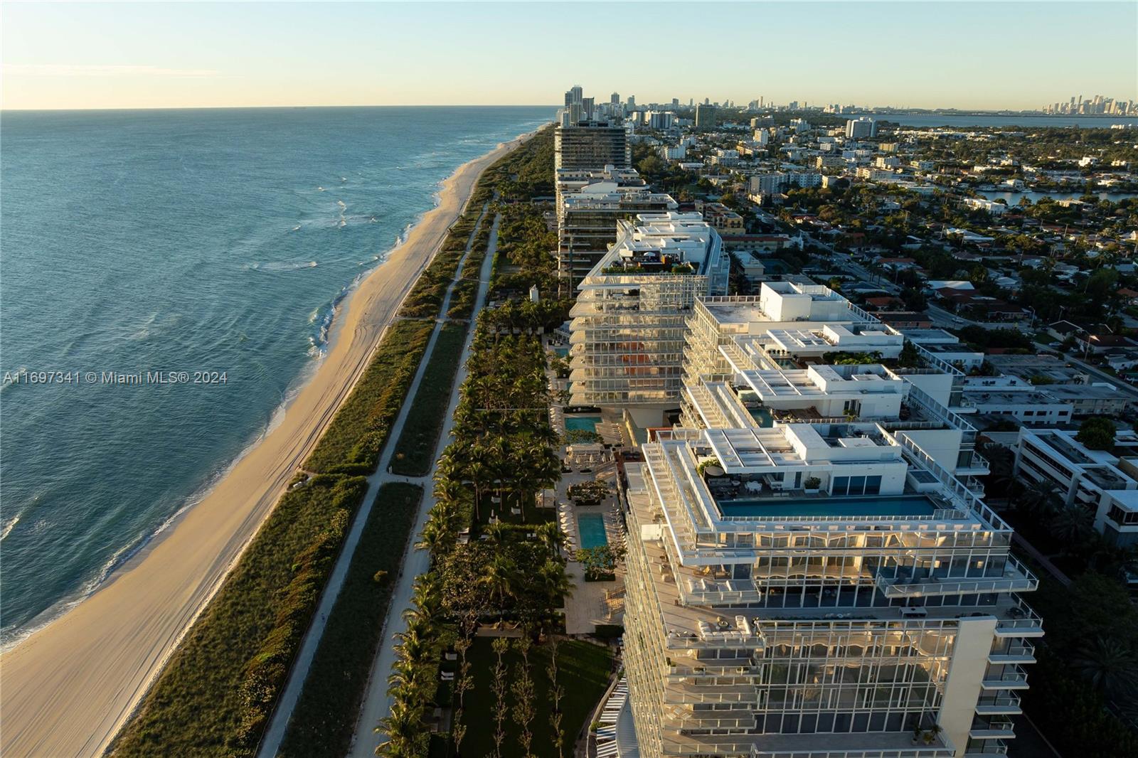 SURF CLUB CONDO - Residential