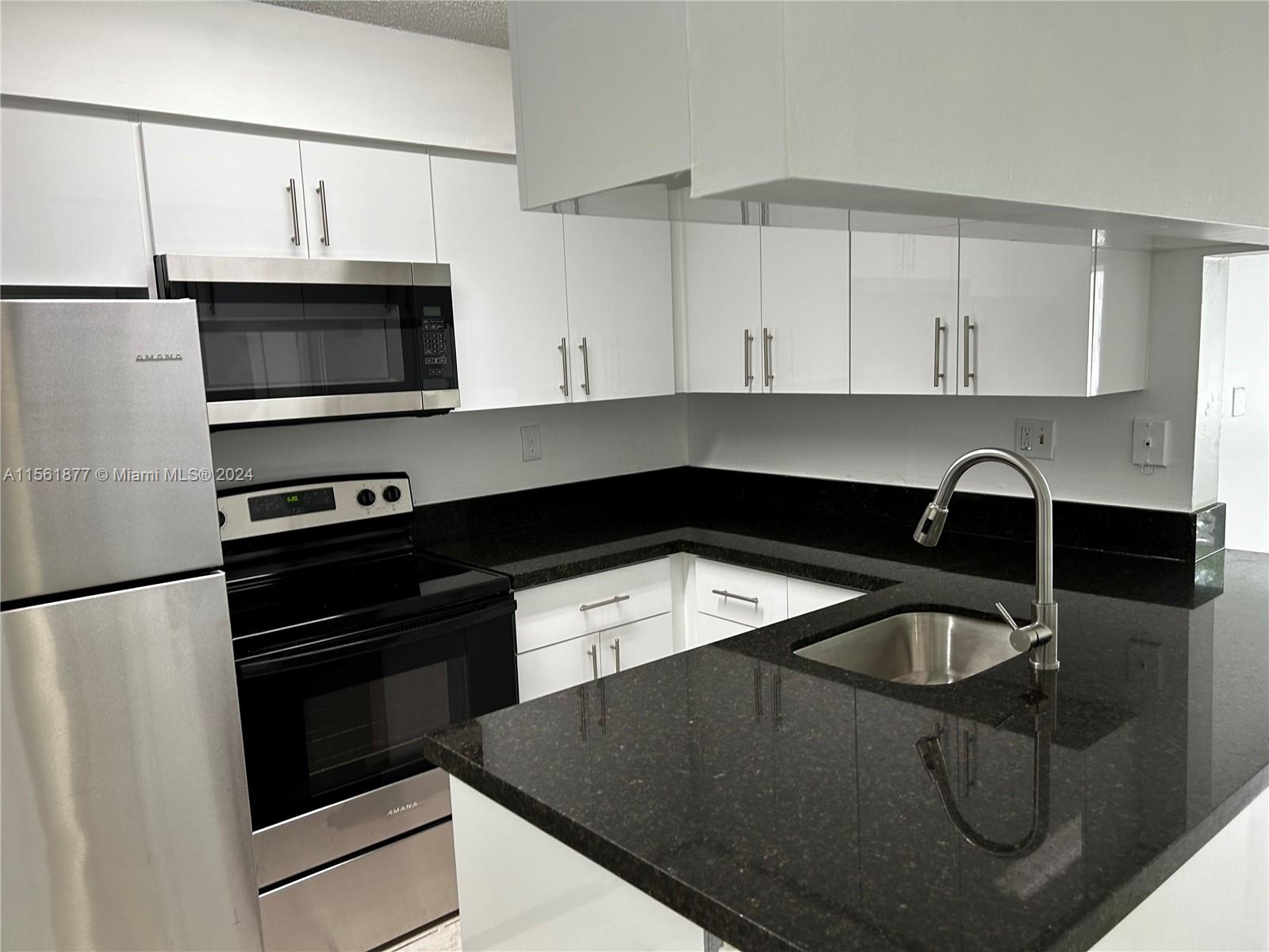 ANTIGUA AT CNTRY CLUBOF M - Residential Lease