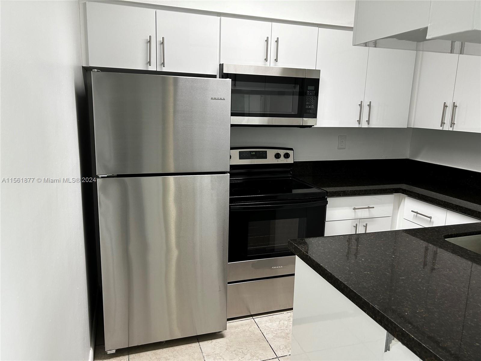 ANTIGUA AT CNTRY CLUBOF M - Residential Lease