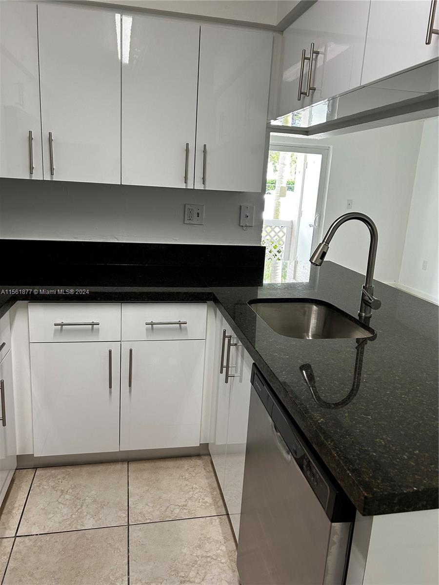 ANTIGUA AT CNTRY CLUBOF M - Residential Lease