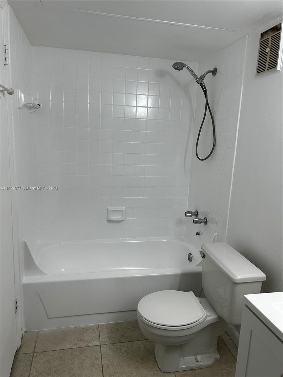 ANTIGUA AT CNTRY CLUBOF M - Residential Lease