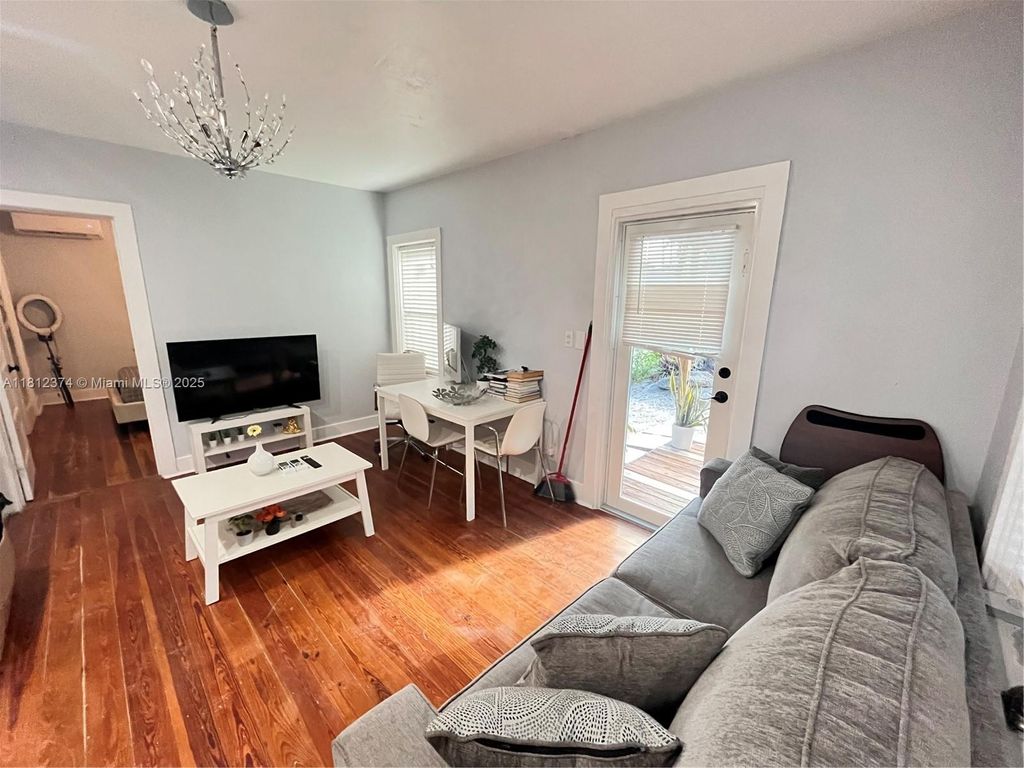 Photo of 1120 NE 17th Ave #1, Fort Lauderdale, FL 33304 (MLS # A11812374)