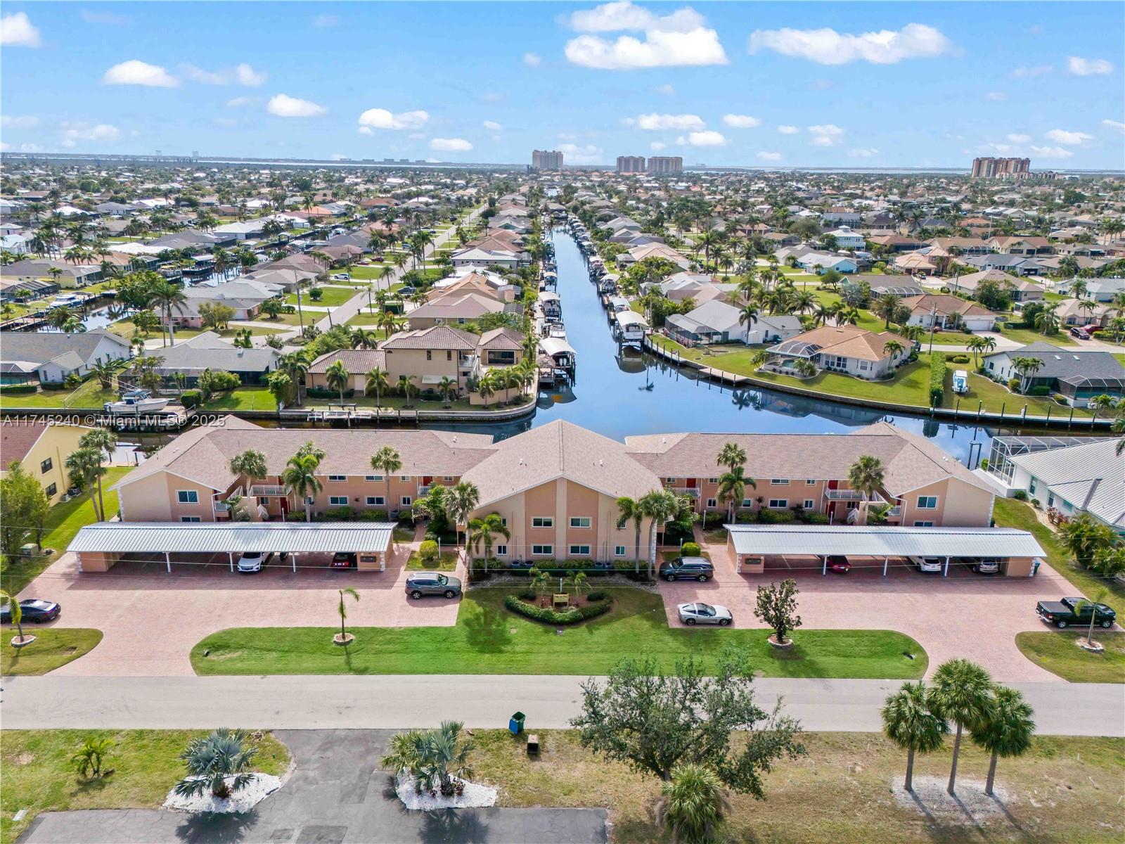 Property for Sale at 1118 Sw 48th Ter 103, Cape Coral, Lee County, Florida - Bedrooms: 2 
Bathrooms: 2  - $249,900