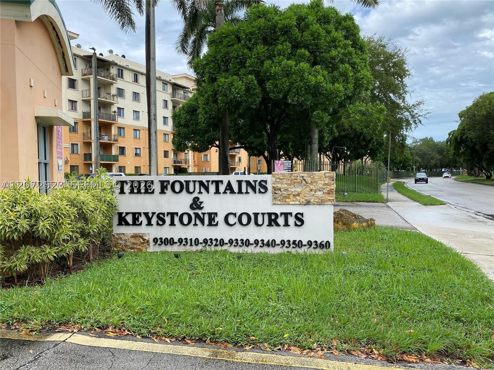 9320 Fontainebleau Blvd