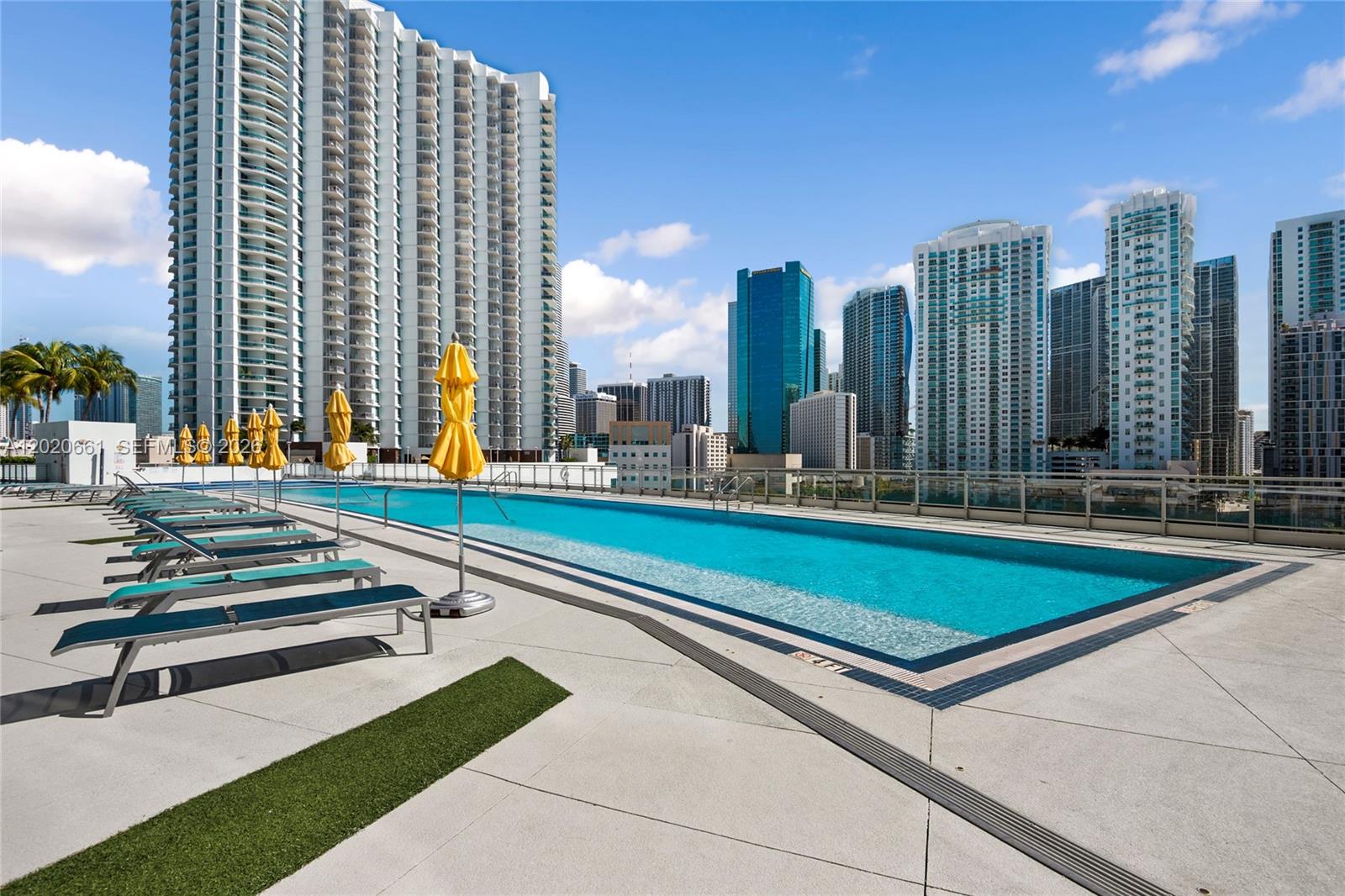 MINT CONDO - Residential