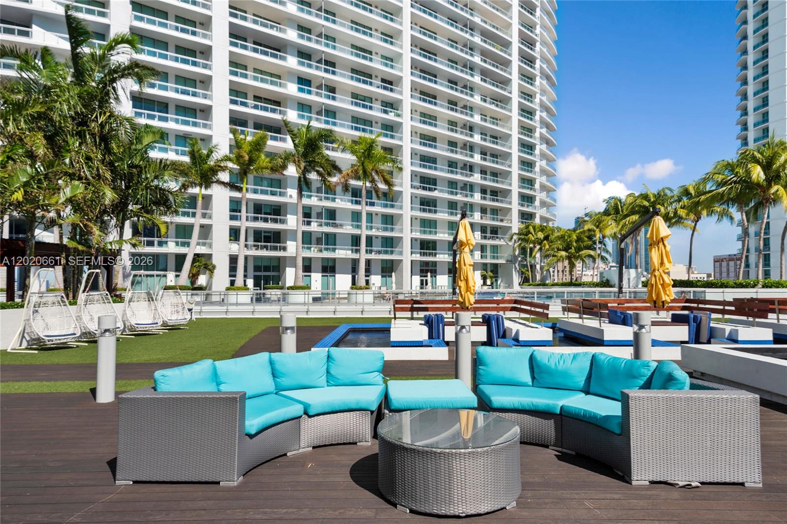 MINT CONDO - Residential
