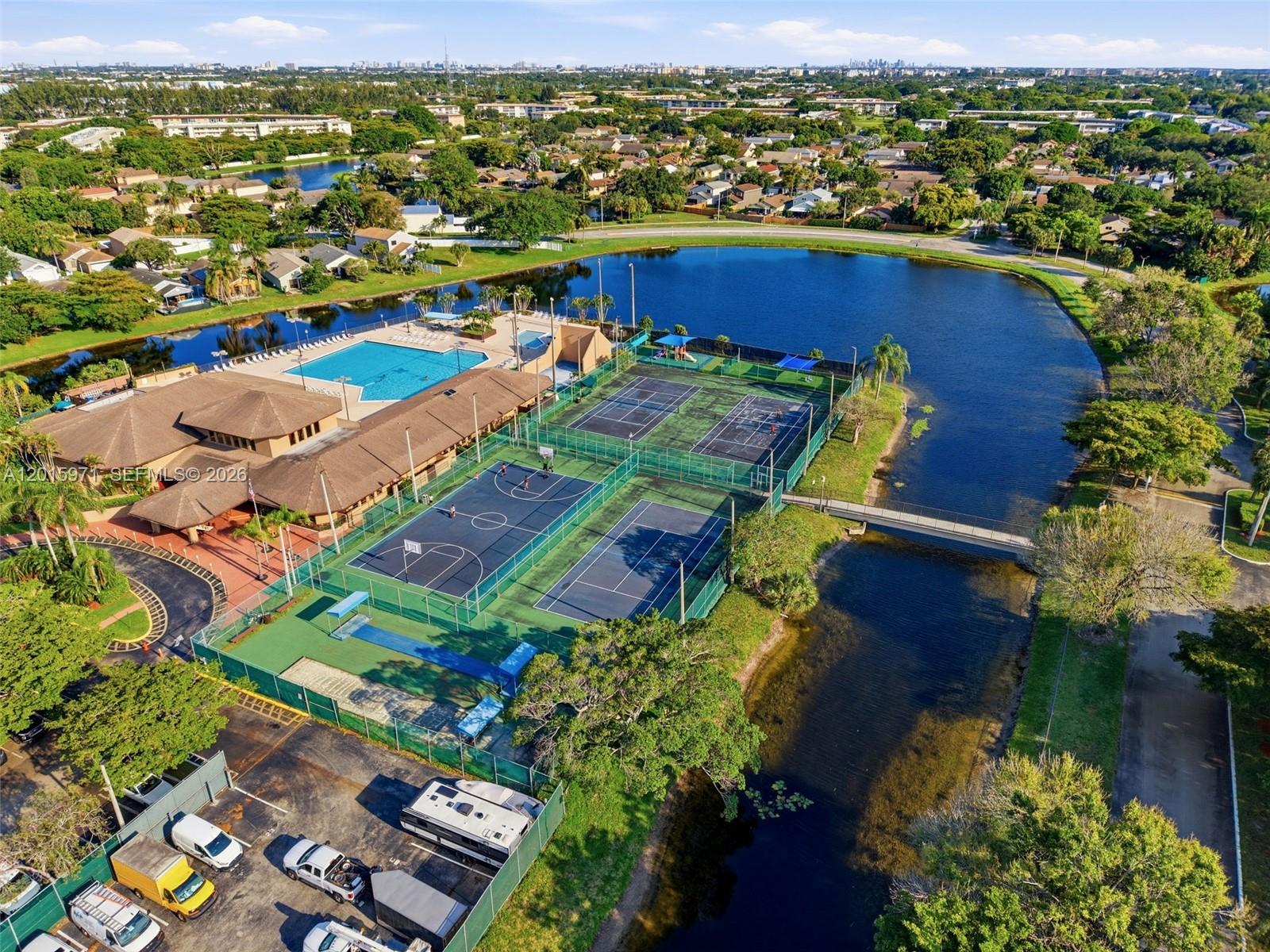 LAKEVIEW HOMES - Residential