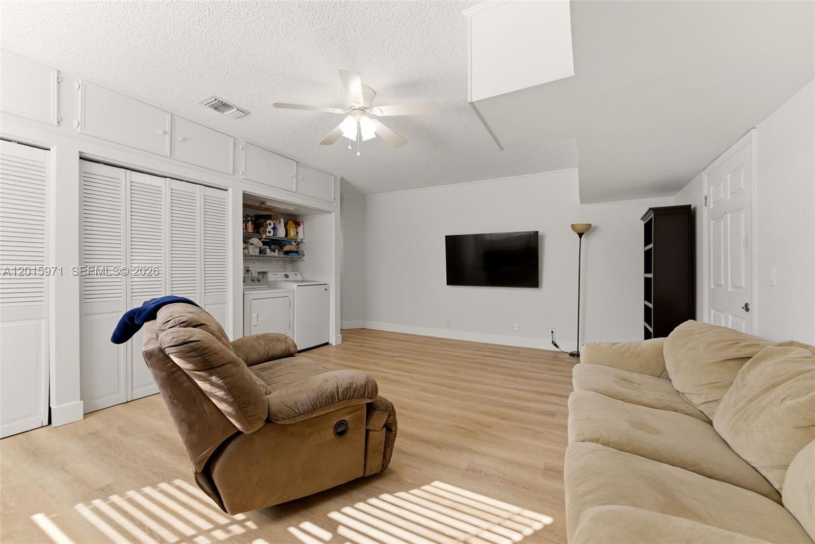 LAKEVIEW HOMES - Residential