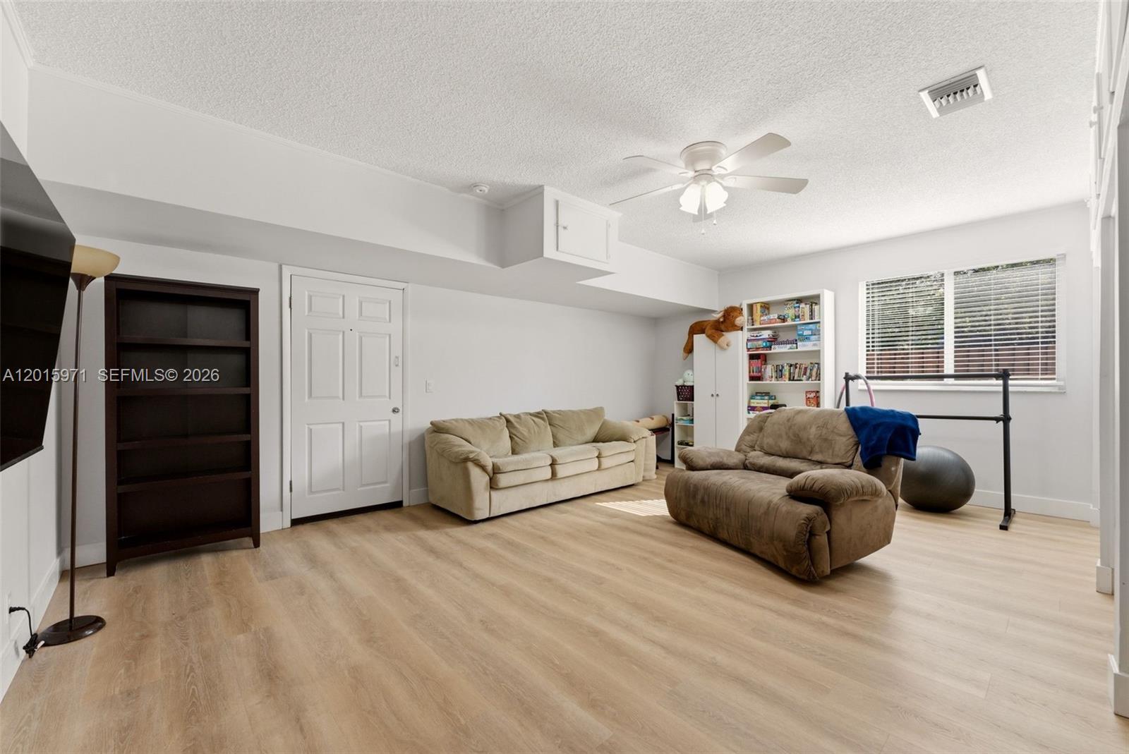 LAKEVIEW HOMES - Residential