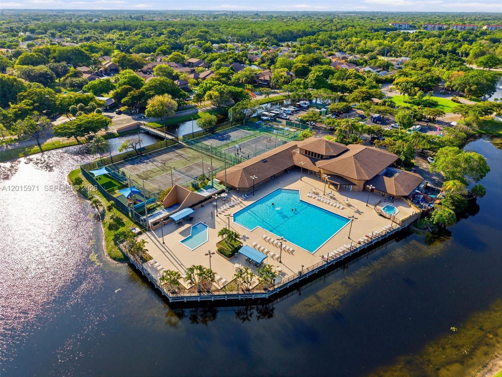 LAKEVIEW HOMES - Residential