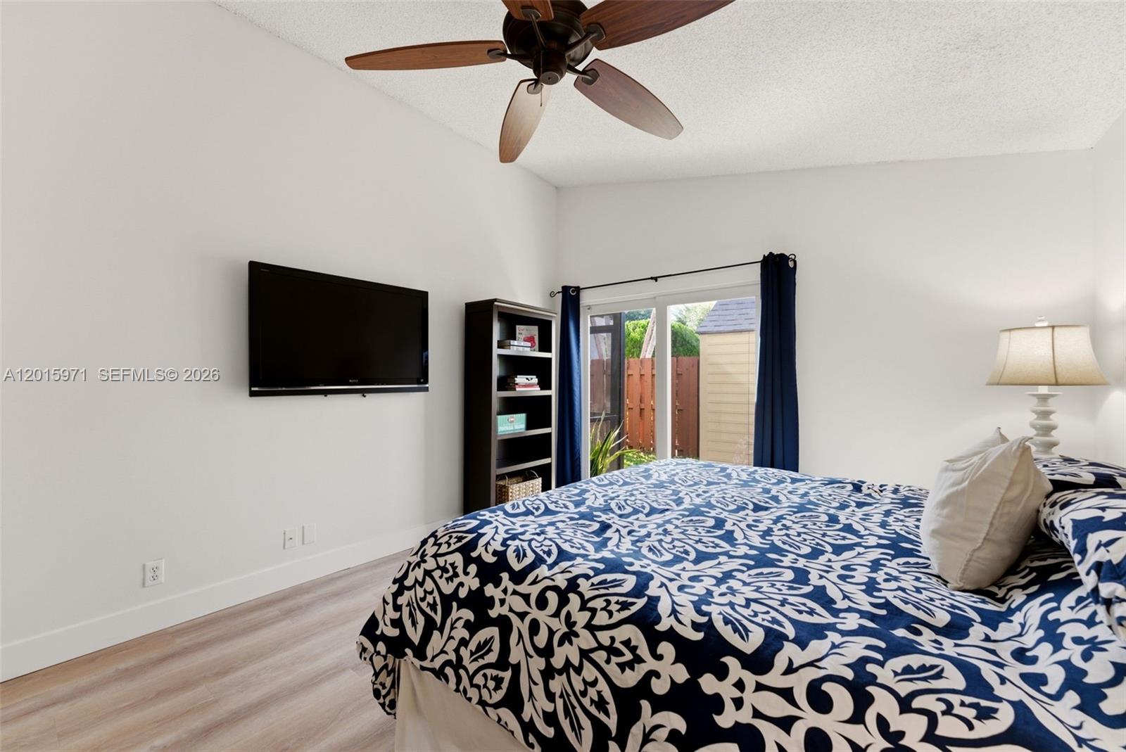 LAKEVIEW HOMES - Residential