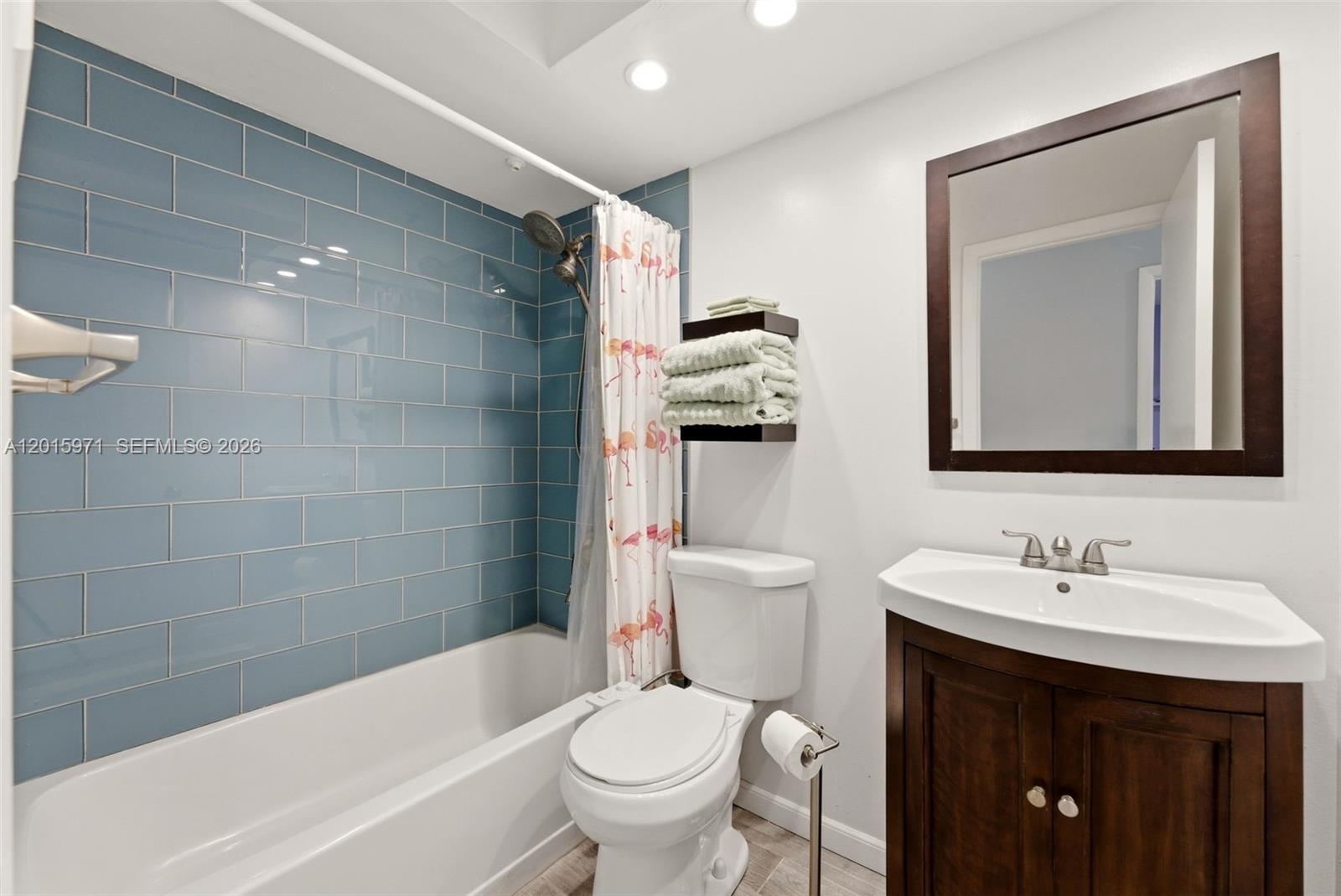 LAKEVIEW HOMES - Residential