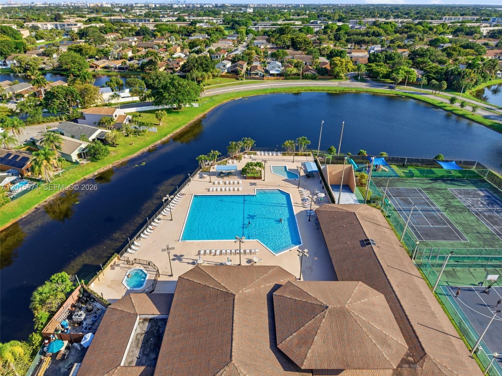 LAKEVIEW HOMES - Residential