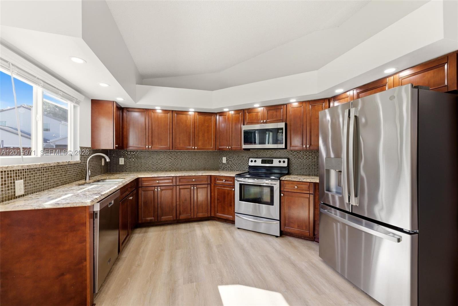 LAKEVIEW HOMES - Residential