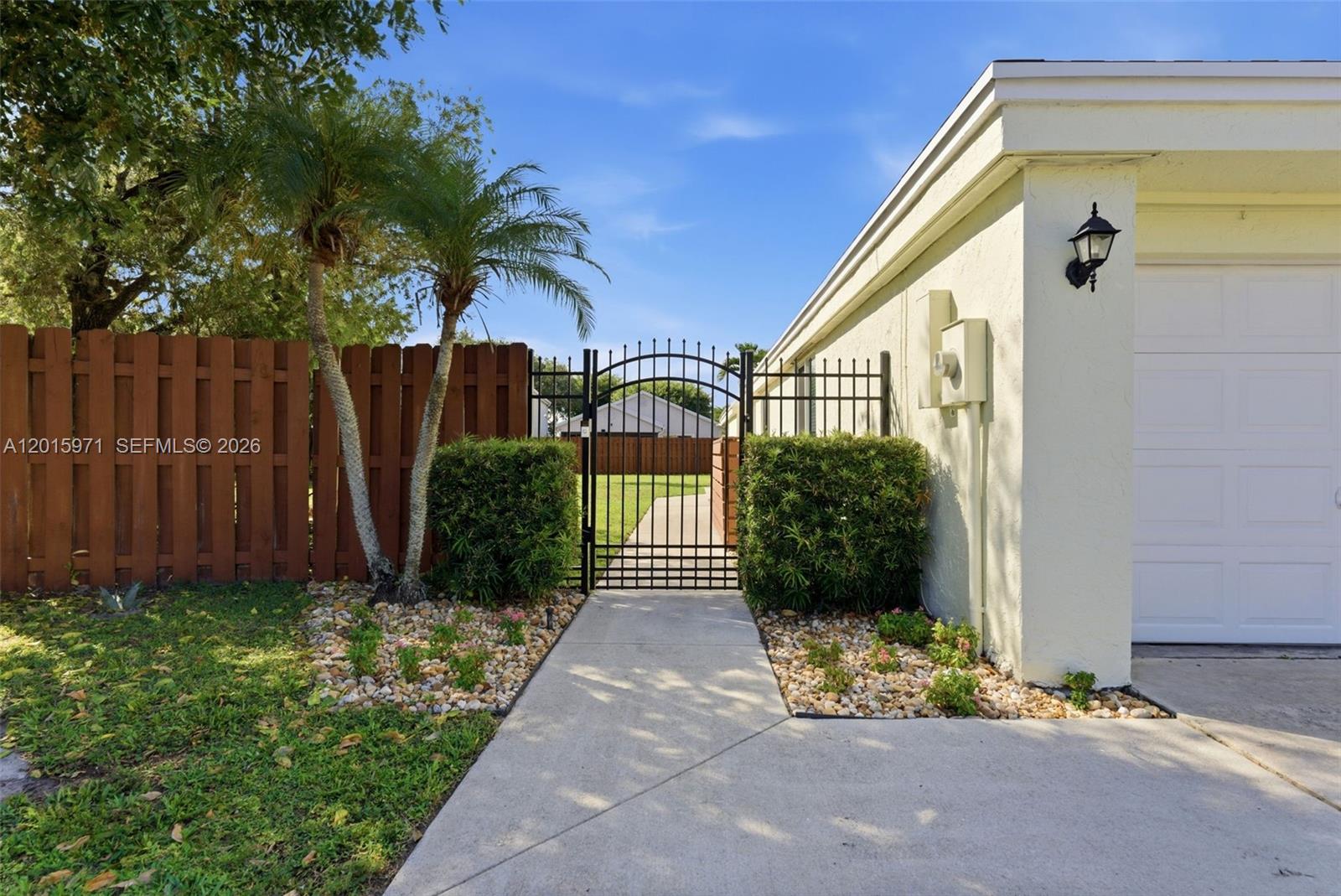 LAKEVIEW HOMES - Residential