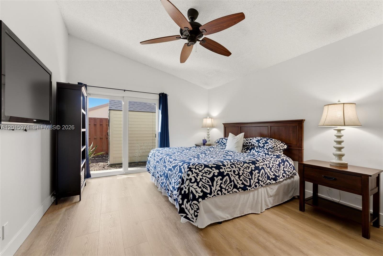 LAKEVIEW HOMES - Residential