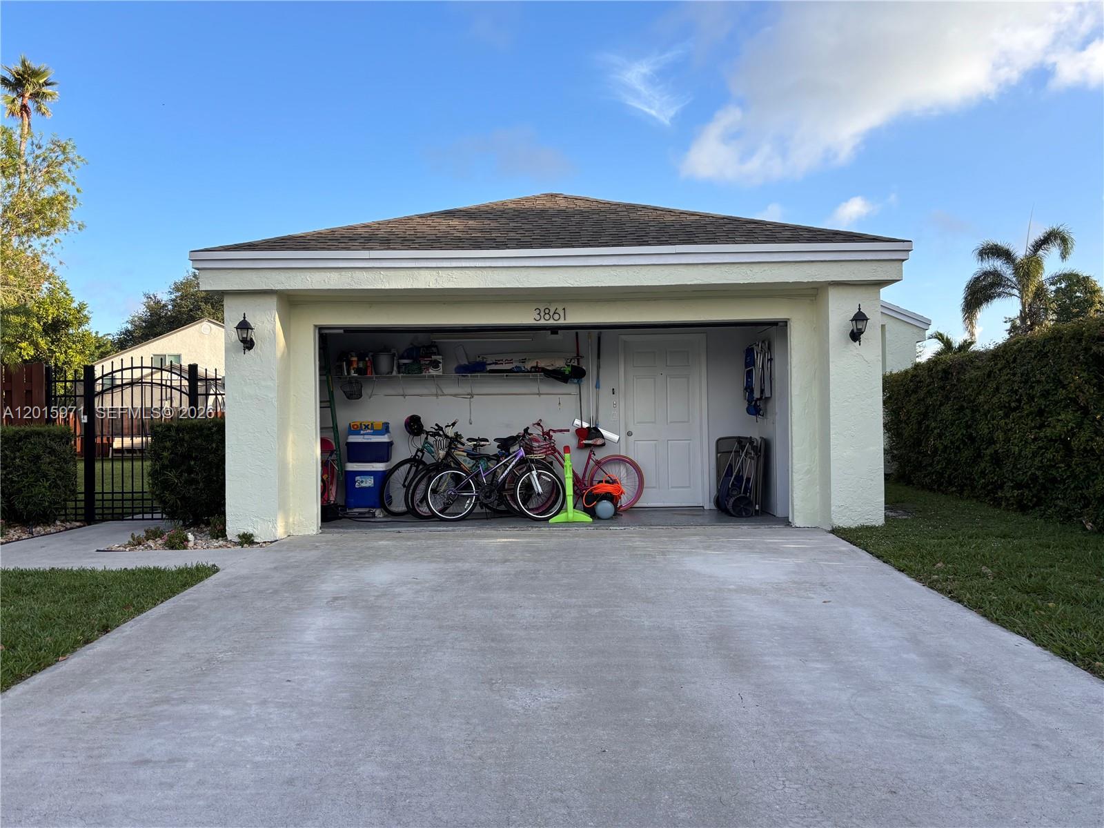 LAKEVIEW HOMES - Residential