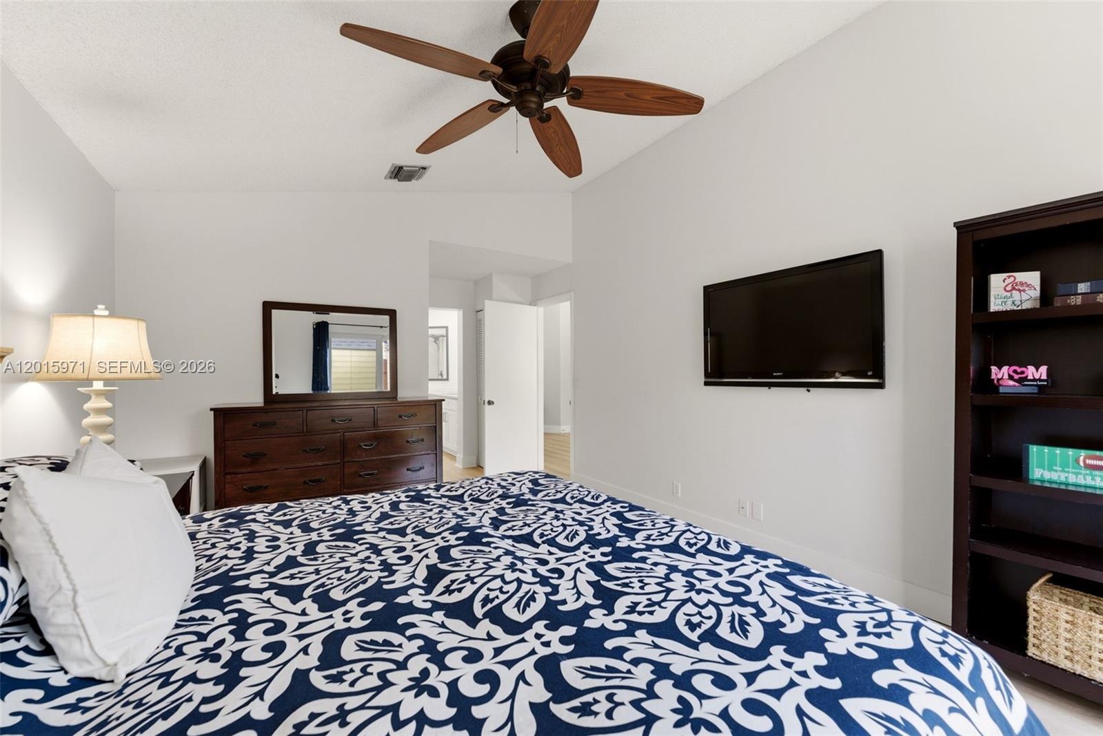 LAKEVIEW HOMES - Residential