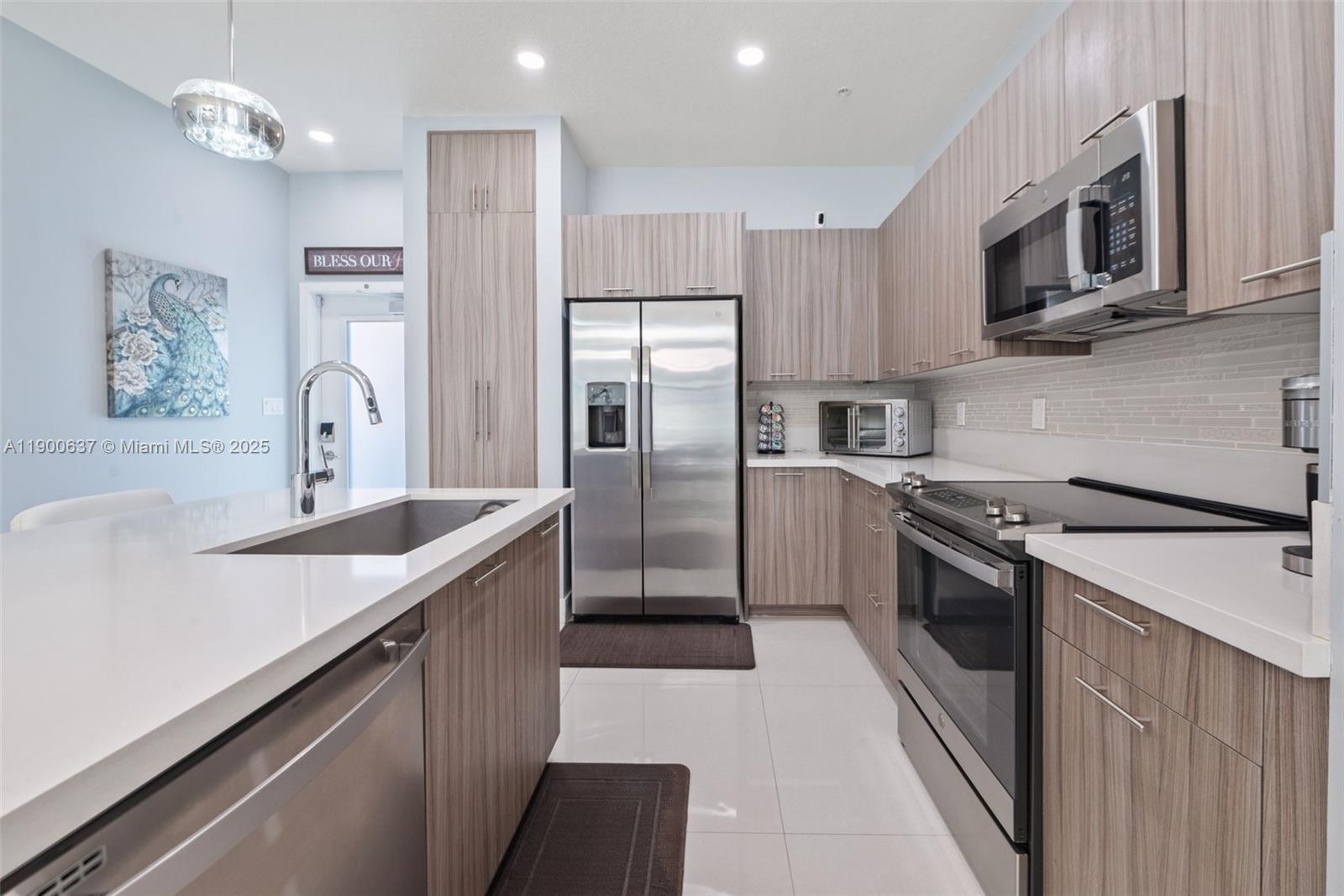 DOWNTOWN DORAL SOUTH PHAS - Residential