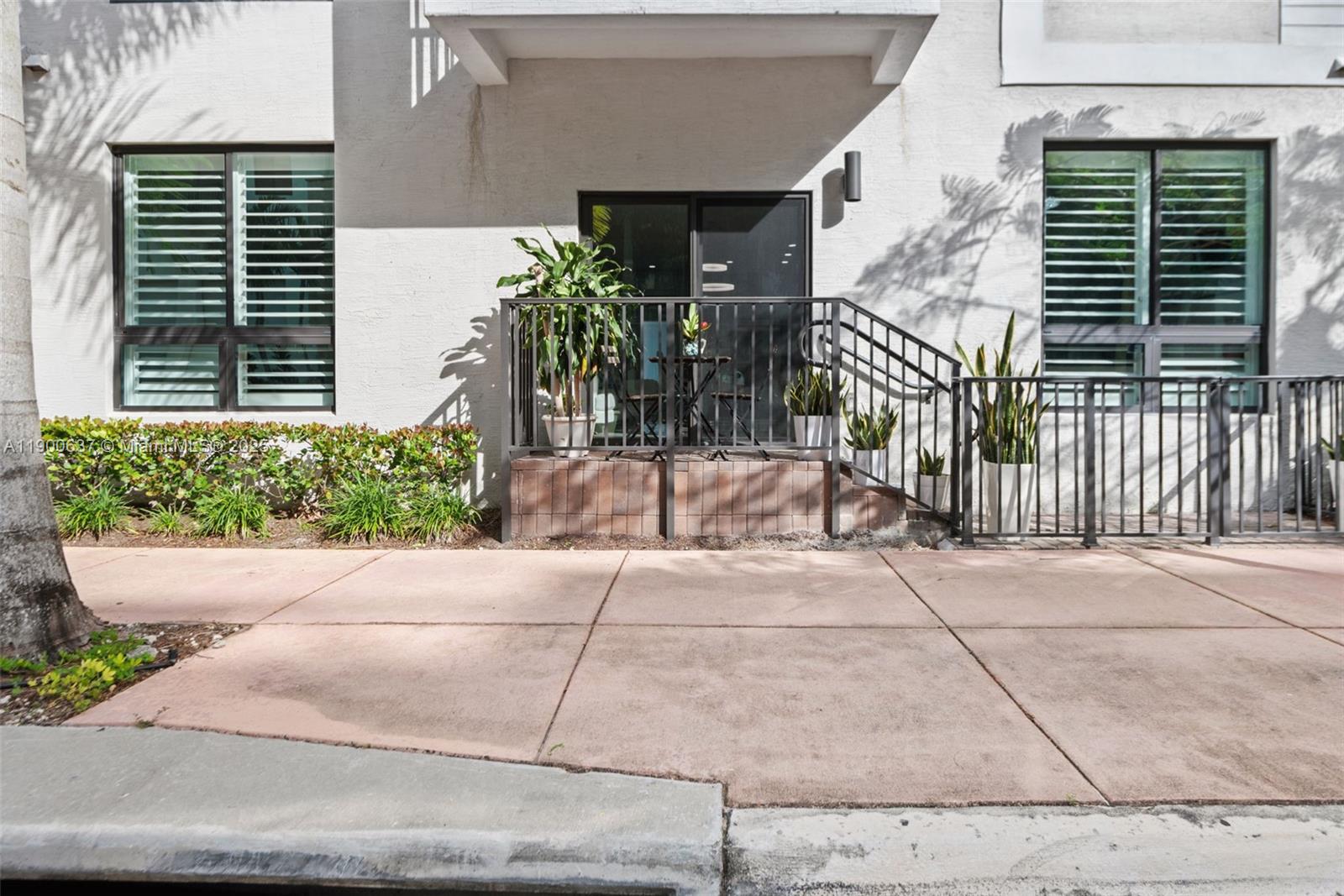 DOWNTOWN DORAL SOUTH PHAS - Residential