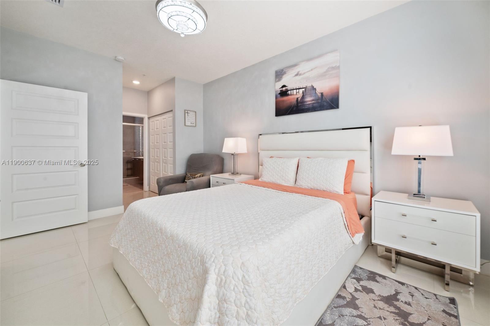 DOWNTOWN DORAL SOUTH PHAS - Residential