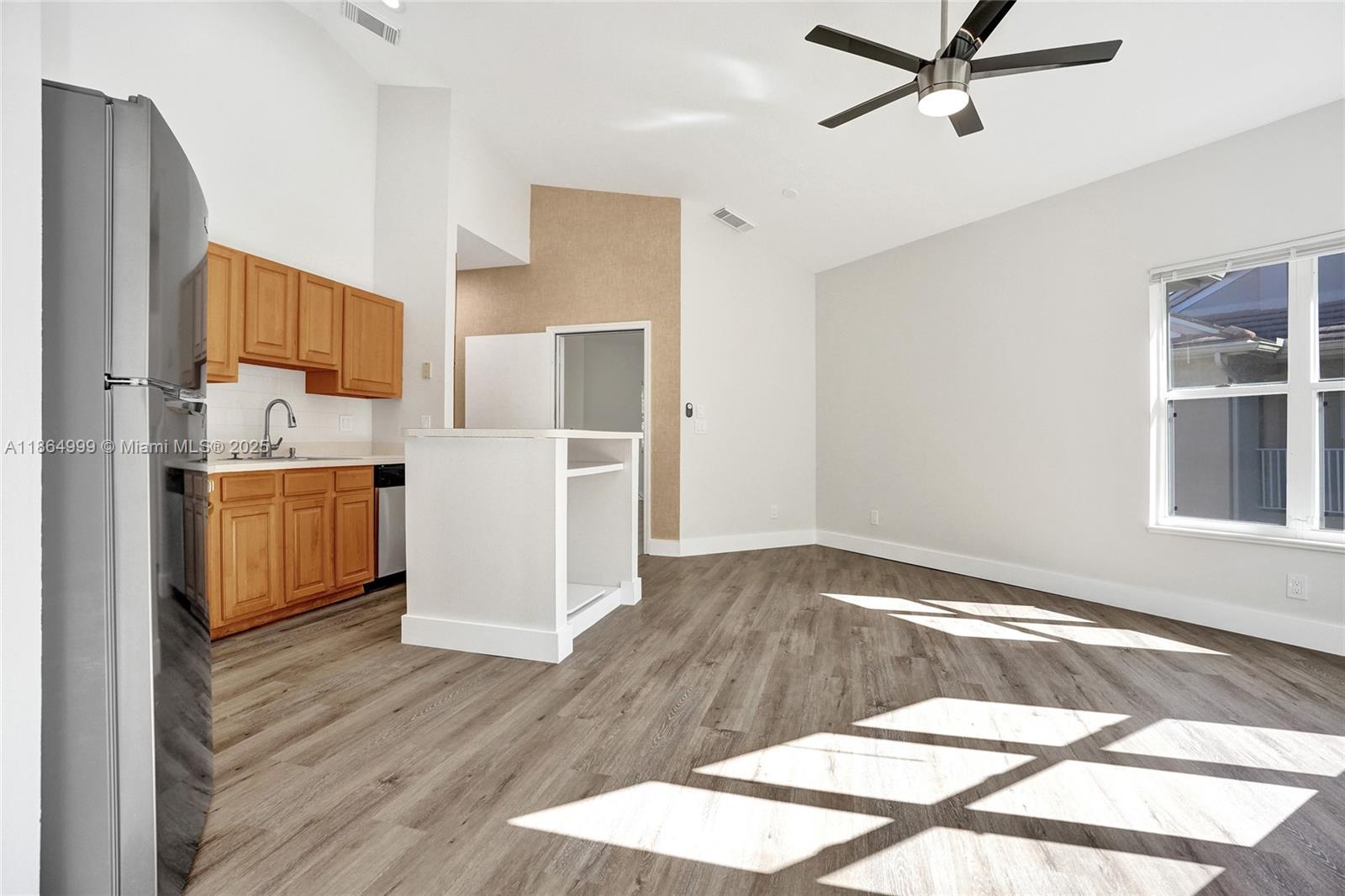 GOLF VILLAS CONDOMINIUM - Residential