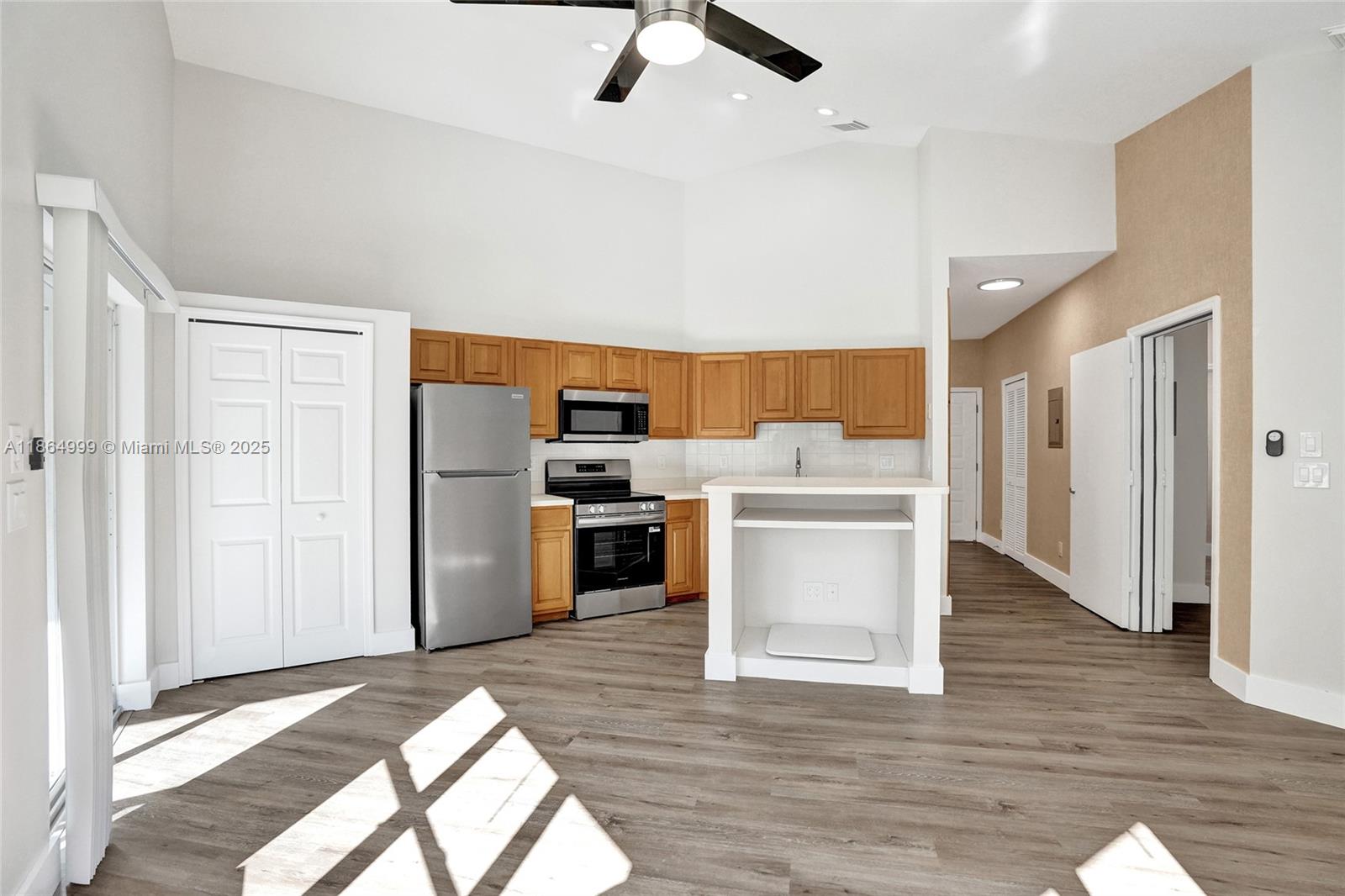 GOLF VILLAS CONDOMINIUM - Residential