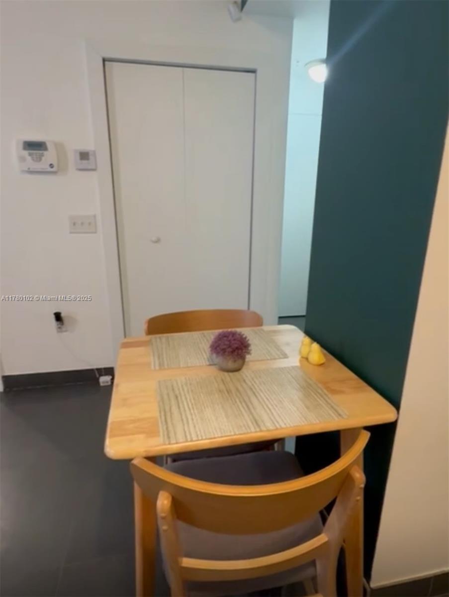 THE EVELYN CONDO - Residential