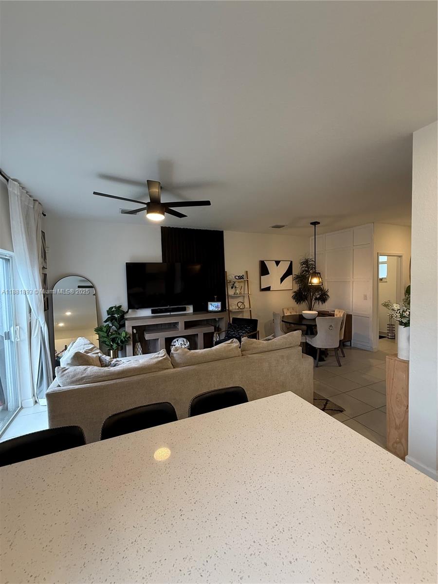 WINDSOR SQUARE - Residential