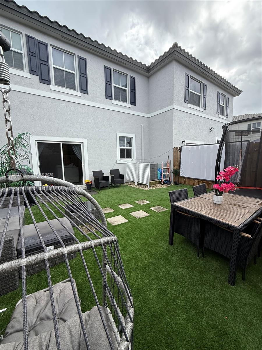 WINDSOR SQUARE - Residential