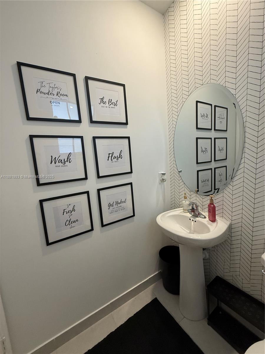 WINDSOR SQUARE - Residential