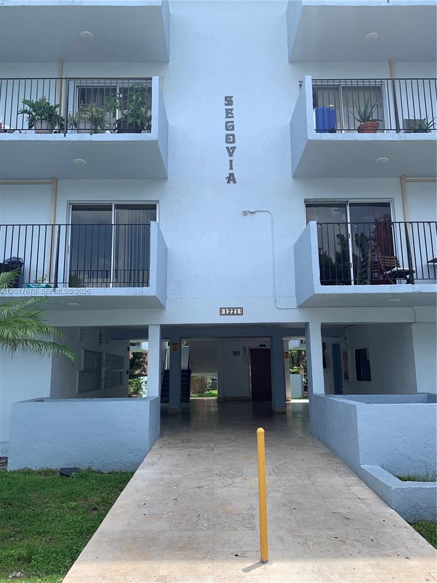 SEGOVIA CONDO - Residential