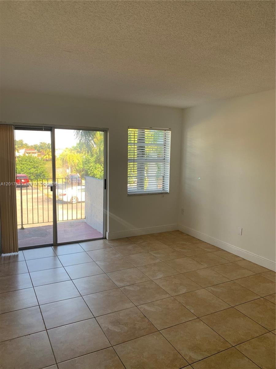 SEGOVIA CONDO - Residential