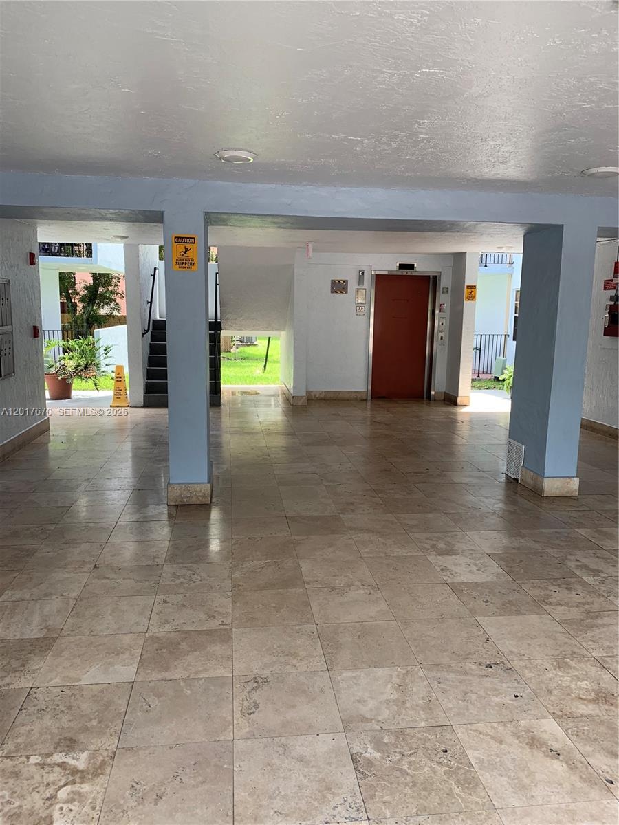 SEGOVIA CONDO - Residential