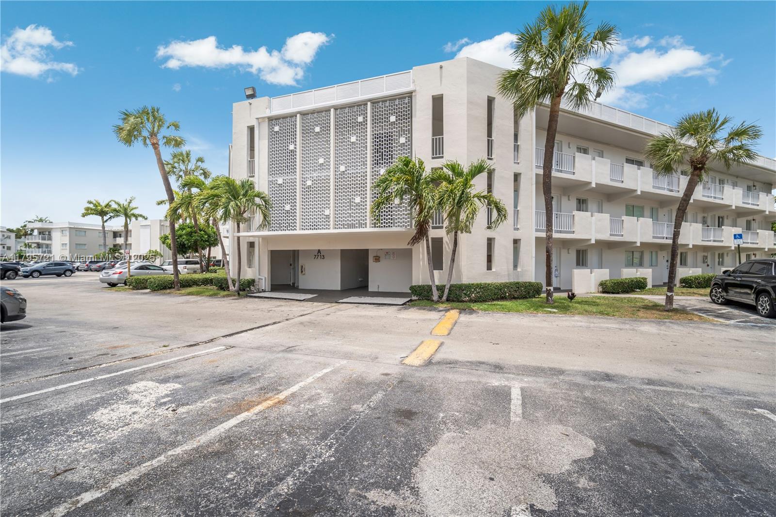 Rental Property at 7713 Sw 88th St A204, Miami, Broward County, Florida - Bedrooms: 1 
Bathrooms: 1  - $1,850 MO.