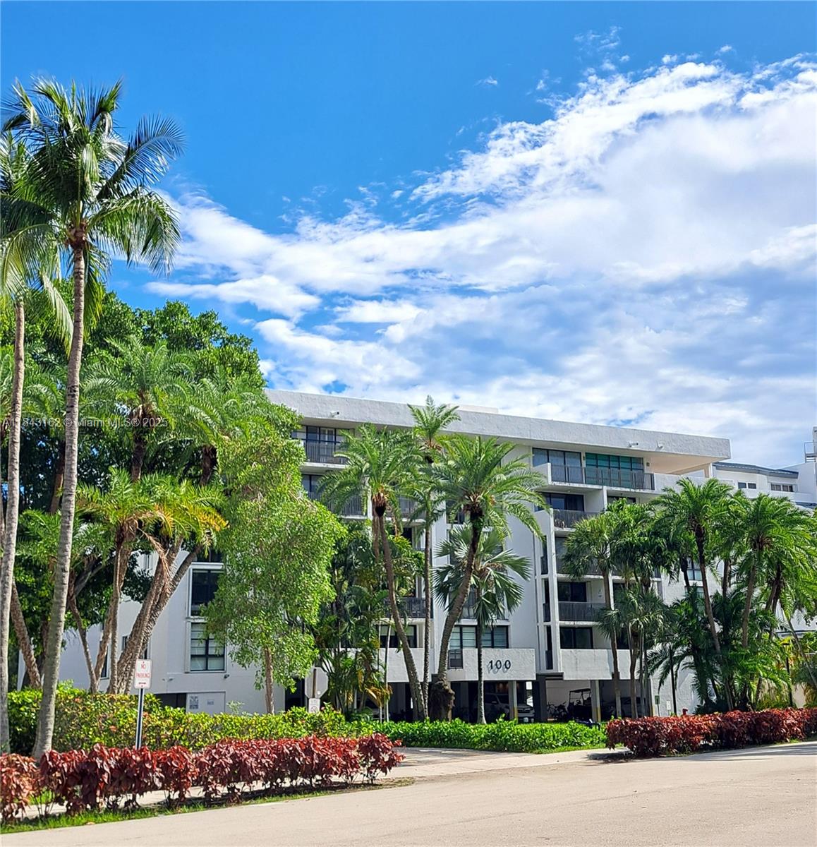 Enjoy the beauty, exclusivity and serenity of this beautiful unit in Key Biscayne. Located in a boutique building on prestigious Ocean Lane Drive steps away from private beach. Freshly painted and cleaned with lots of storage space, walking in built in closet and gorgeous lushes view from it's large balcony. Unit is 1 bedroom but has a bright large private den, great for office, additional guest bedroom, baby room or kids play area. Includes 1 assigned parking space, with lots of visitors parking. AS PER CONDO RESTRICTIONS UNIT IS FOR 2 PEOPLE ONLY AND REQUIRES 1 MONTH SECURITY DEPOSIT FULLY REFUNDABLE.
For showing please contact listing agent.