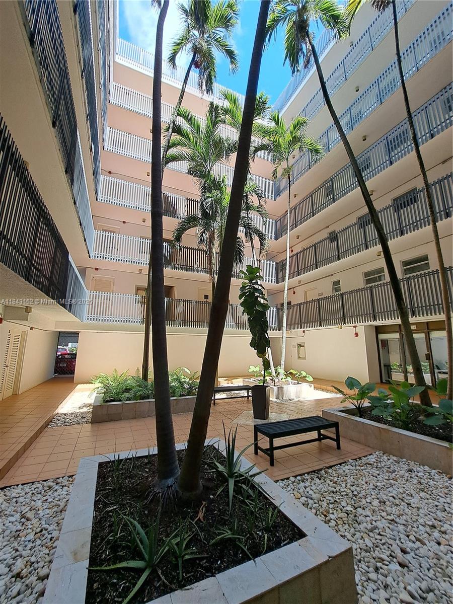 KEY BISCAYNE ONE HUNDRED - Residential Lease