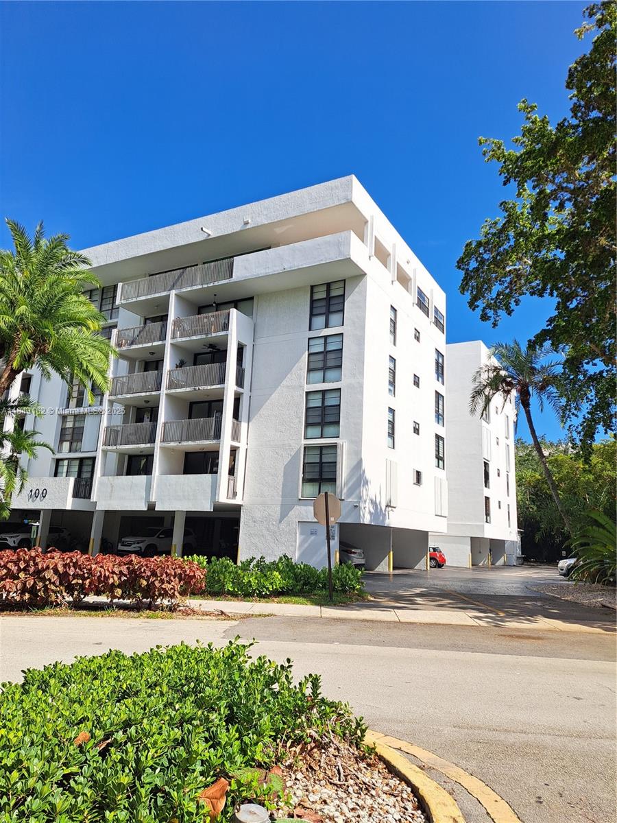 KEY BISCAYNE ONE HUNDRED - Residential Lease