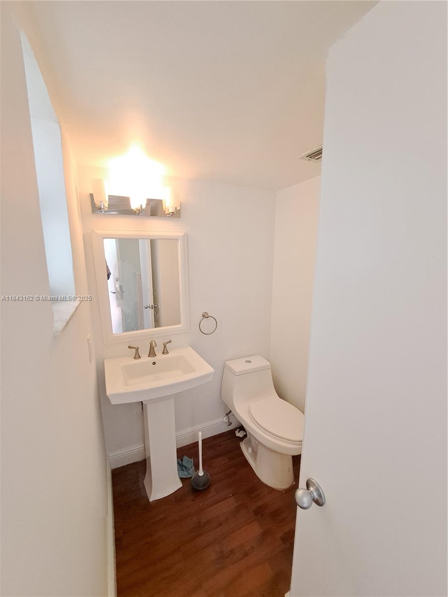 KEY BISCAYNE ONE HUNDRED - Residential Lease